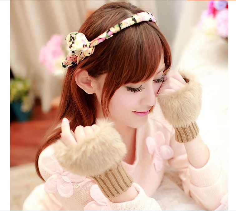 ถุงมือขนเฟอร์ กันหนาว พร้อมส่ง KHAKI