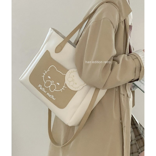 กระเป๋าสะพายข้างผู้หญิง กระเป๋าสะพายสไตล์เกาหลี By Japanese フェンディ authentic bag