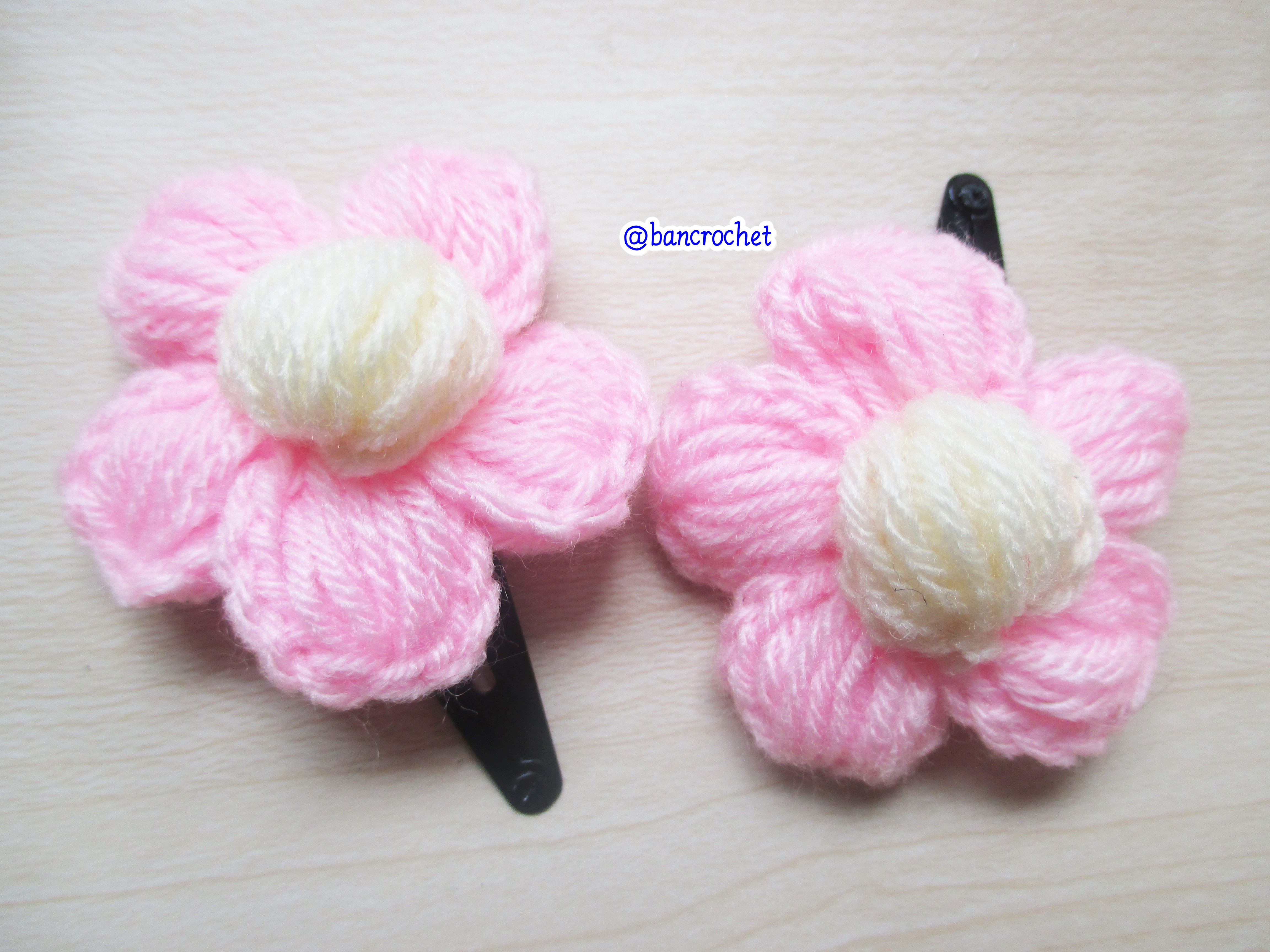 Bancrochet กิ๊บดอกไม้ถักโครเชต์ฟูๆ crochet Flowers Accessories ชมพู 5 cm