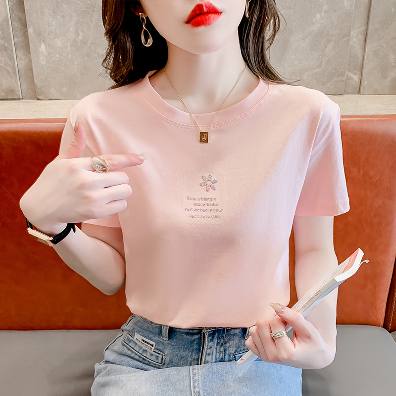 เสื้อเชิ้ตผู้หญิงใส่ทํางาน 390 บาทต่อชิ้น ฟรีค่าจัดส่ง