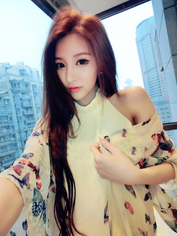 เสื้อคลุมแฟชั่น ผ้าชีฟองลายผีเสื้อ ใส่คลุมเก๋ๆ ใส่สบาย พร้อมส่งจ้า