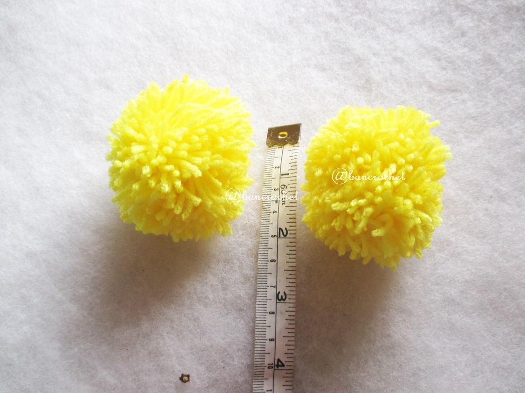 ปอมปอมไหมพรมสีเหลือง ขนาด 2 นิ้ว pompoms crochet