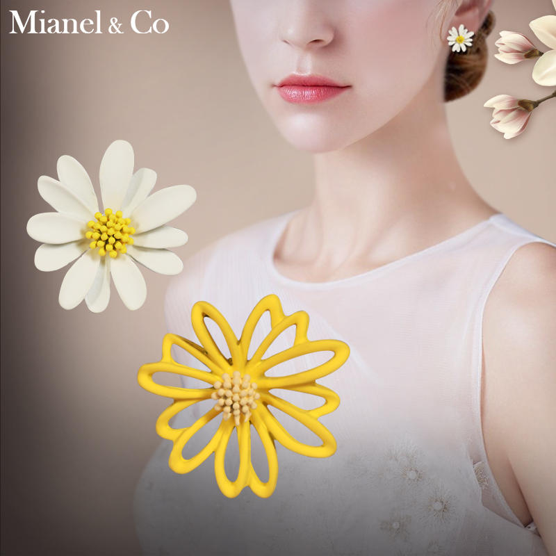 ต่างหู ตุ้มหูแฟชั่น By Mianel &Co