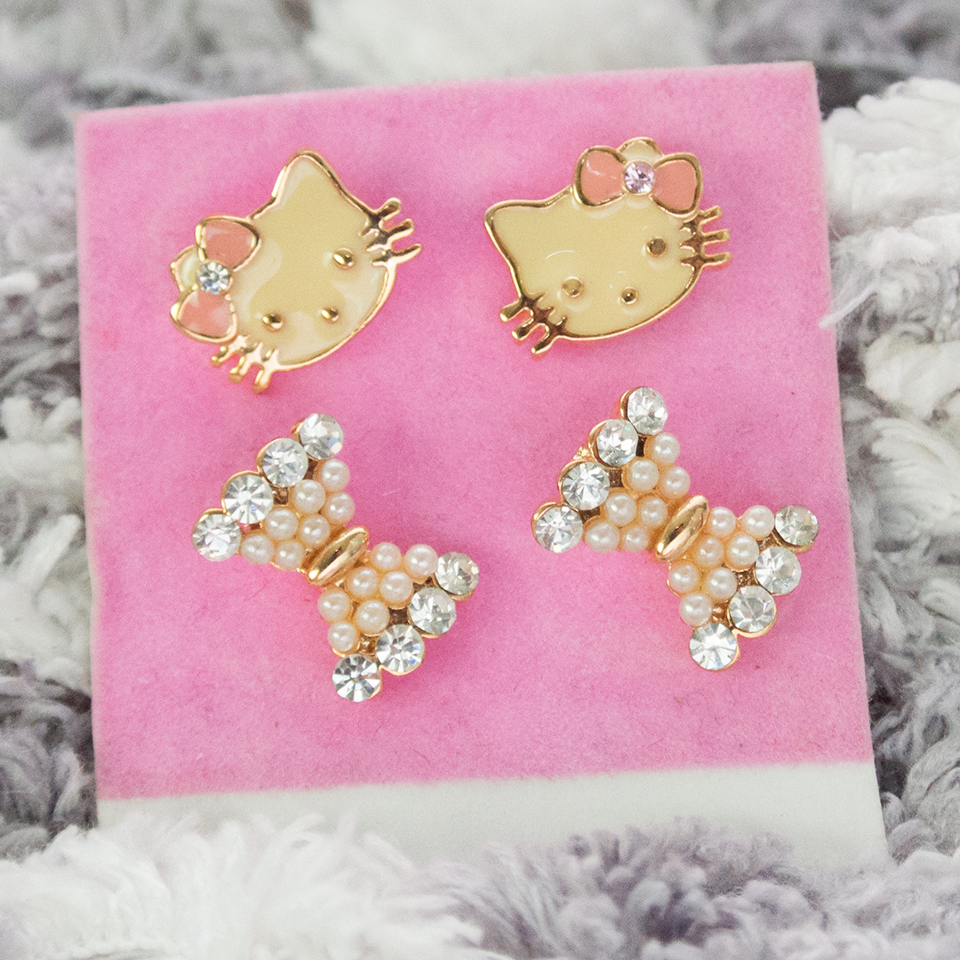 ชุดต่างหูคิดตี้ Hello Kitty 1 ชุดมี 2 คู่ ต่างหูคริสตัล
