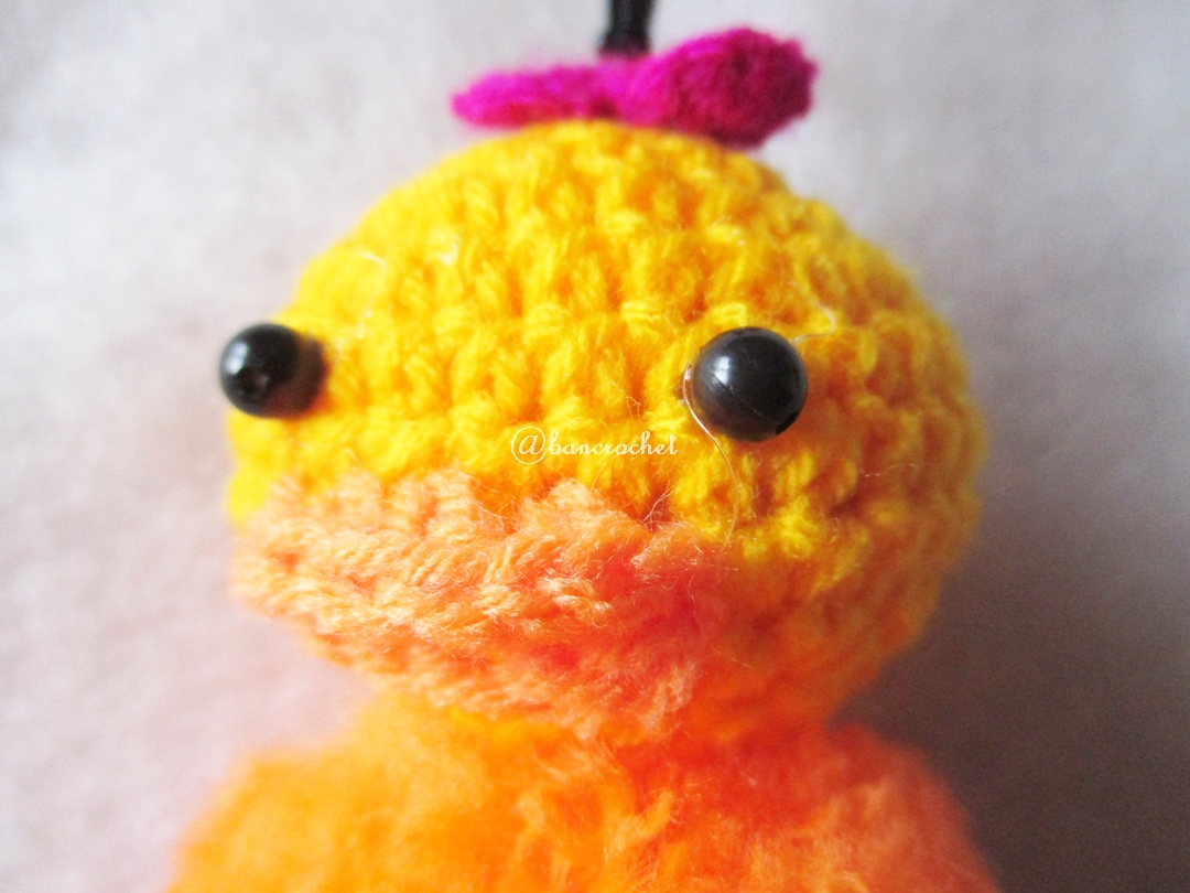 พวงกุญแจปอมปอมเป็ดเหลือง pompoms duck crochet keychain