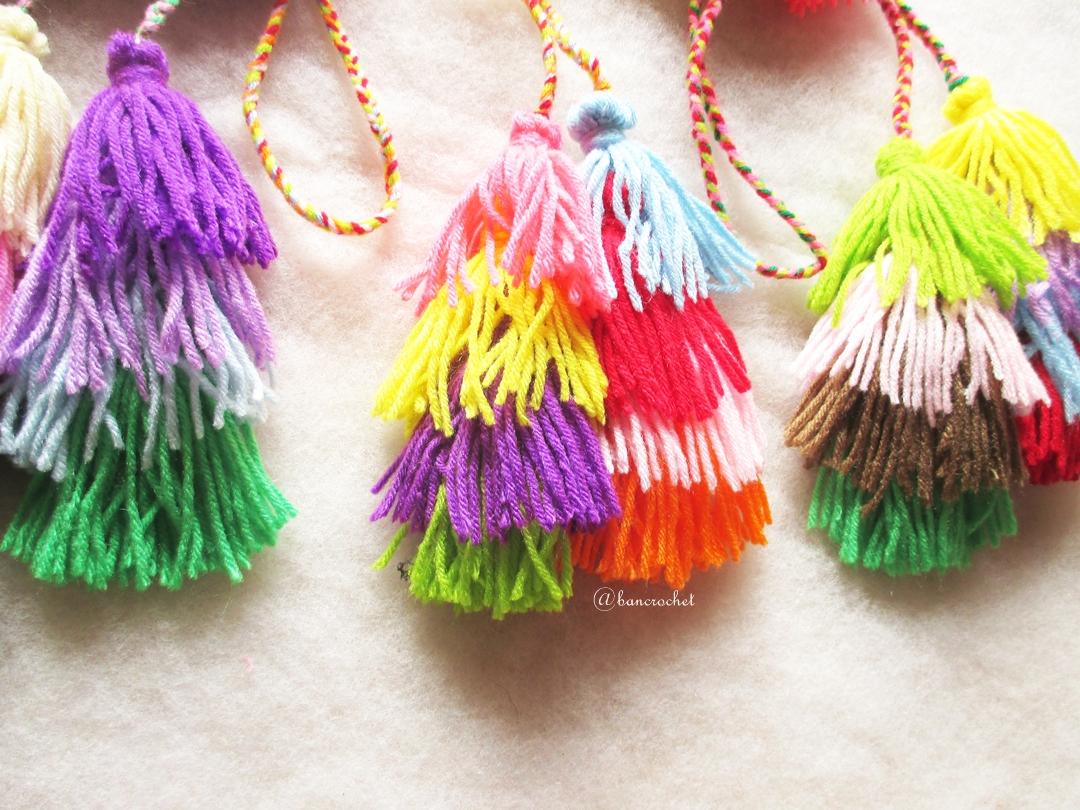 พวงกุญแจพู่ห้อยกระเป๋าโครเชต์ tassel crochet