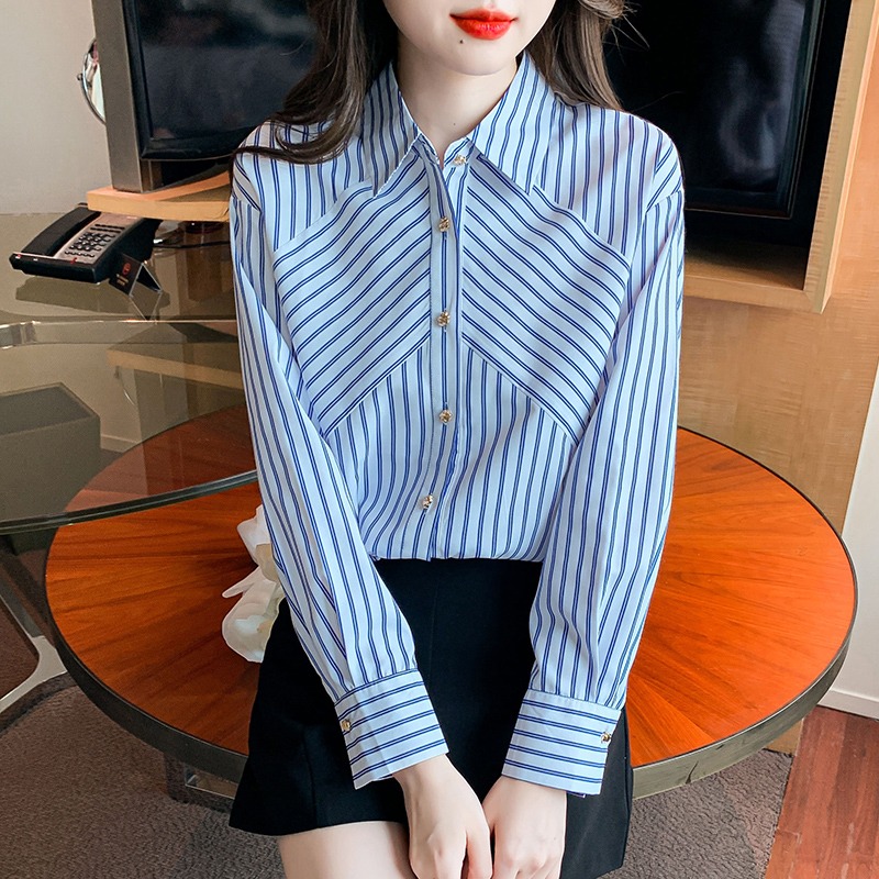 เสื้อเชิ้ตผู้หญิงแขนยาว เสื้อเชิ้ตผู้หญิงใส่ทํางาน 390 บาทต่อชิ้น ฟรีค่าจัดส่ง