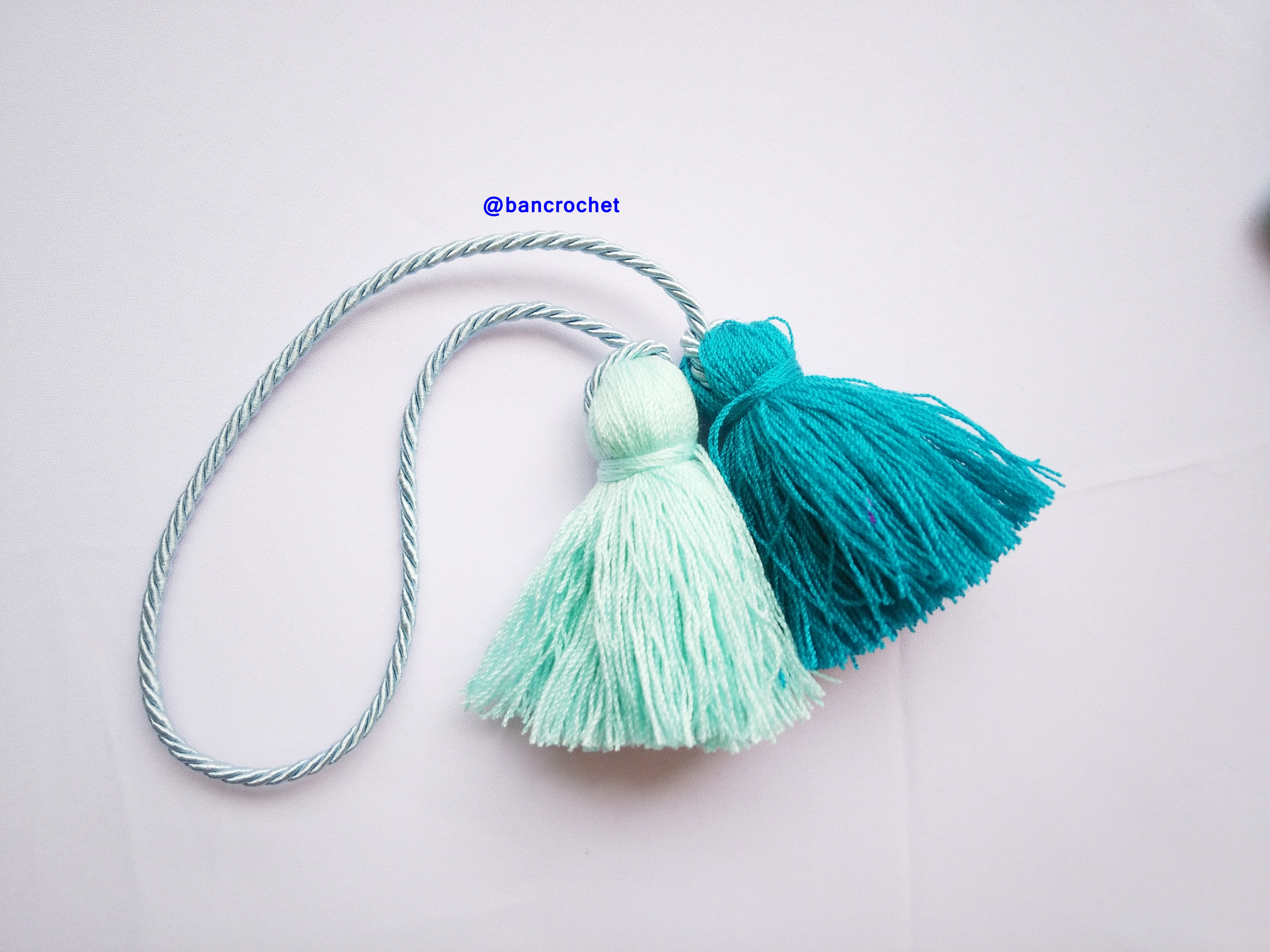 Bancrochet พู่ห้อยกระเป๋า/ที่ห้อยกระเป๋าแฮนด์เมด Tassels keychain hanging for bags หลากสี 4 นิ้ว