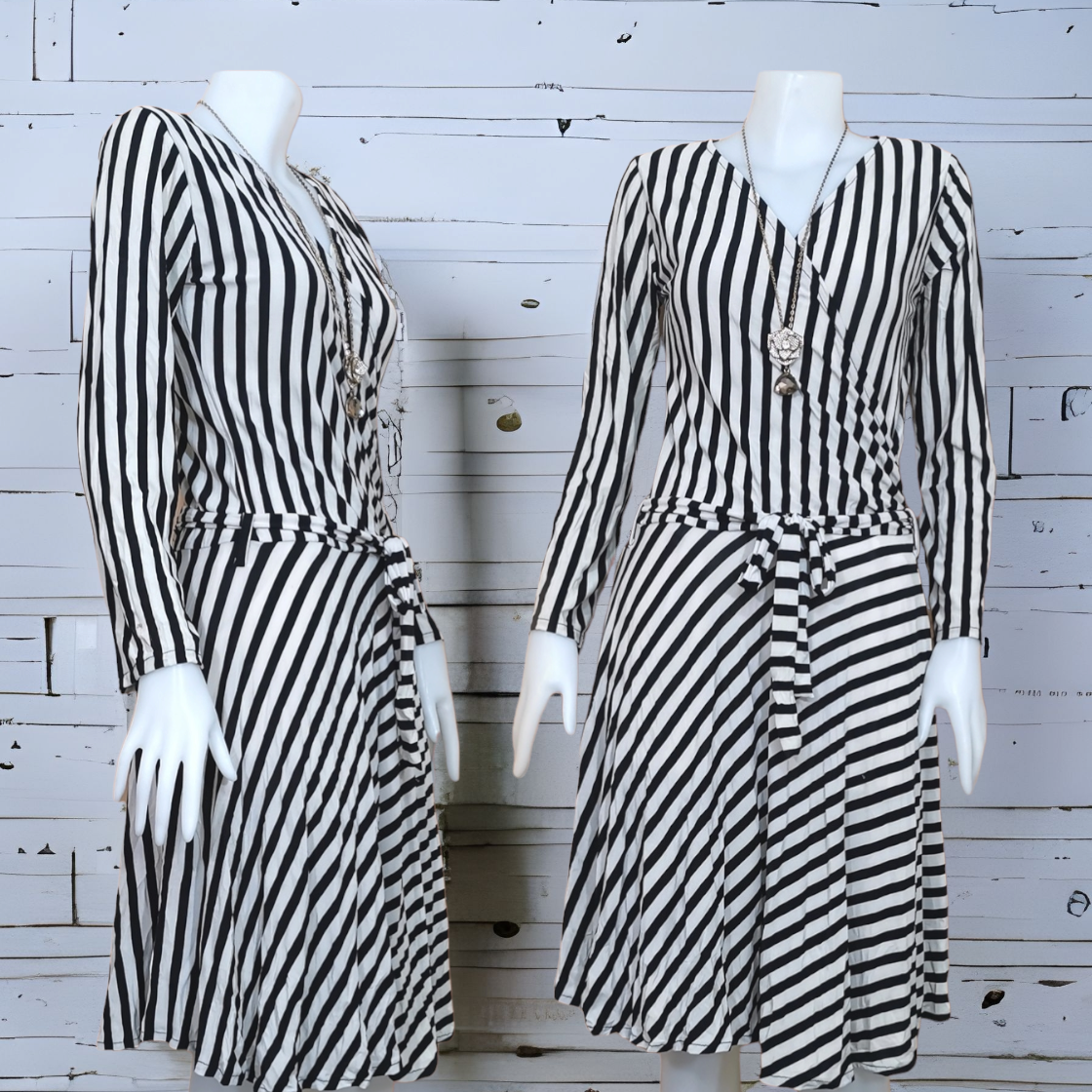 Dress2053 ชุดเดรสแฟชั่นแขนยาวลายริ้วโทนสีครีมดำ คอวีป้าย ผูกโบว์เอว ผ้าสแปนเด็กซ์เนื้อดีหนาน้ำหนักทิ้งตัว งานดีทรงสวย ใส่เที่ยว/ใส่ทำงานได้