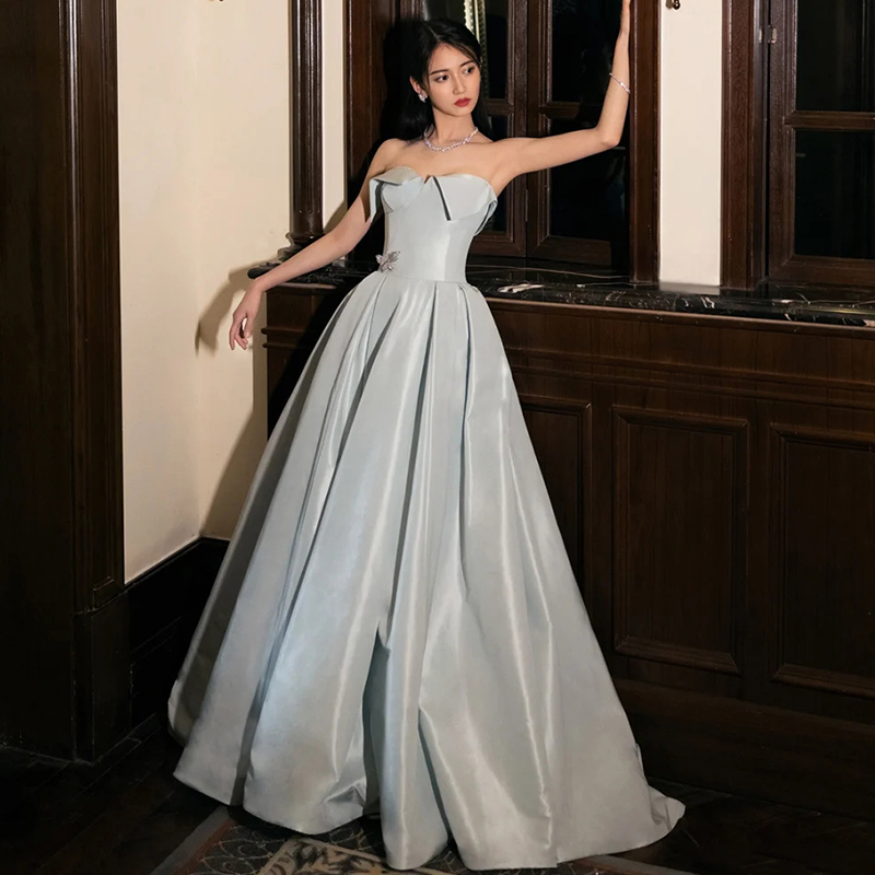 ชุดราตรี ชุดราตรีสวยหรู แบบ ทันสมัย Evening dress