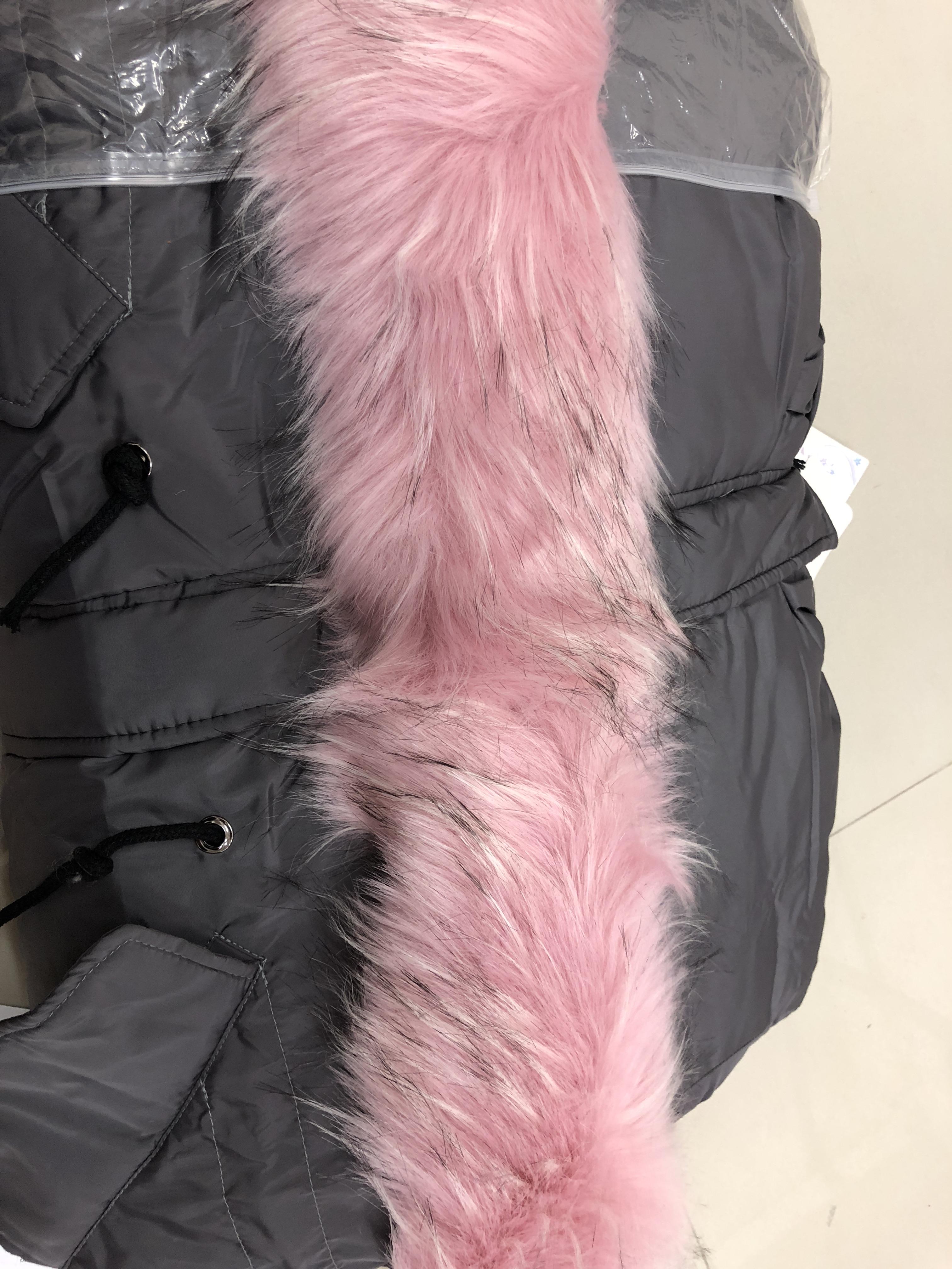 เสื้อกันหนาวฮู้ดดี้ ทรงยาว แต่งเฟอร์หนาฟู งานเกรดดีเหมือนแบบ บุนวมหนา อุ่นมาก หิมะก็เอาอยู่ (ถอดขนถอดฮู้ดได้) เทาฮู้ดชมพู