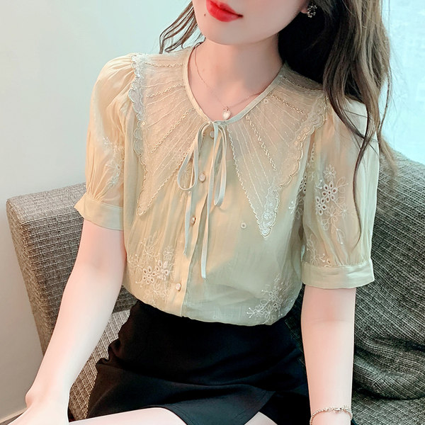เสื้อลูกไม้ แขนสั้น