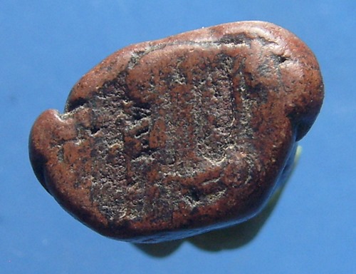 พระปิดตาเนื้อดินจุ่มรัก