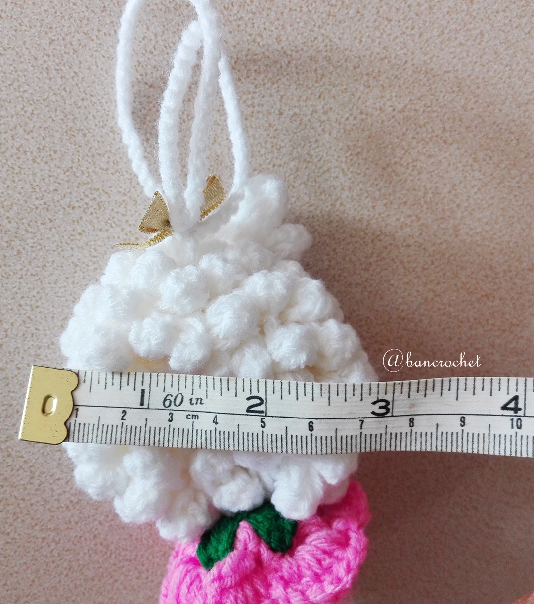 พวงมาลัยดอกจำปีถักแขวนหน้ารถ / แขวนกระจกรถ ถักโครเชต์ thai garland crochet hanging