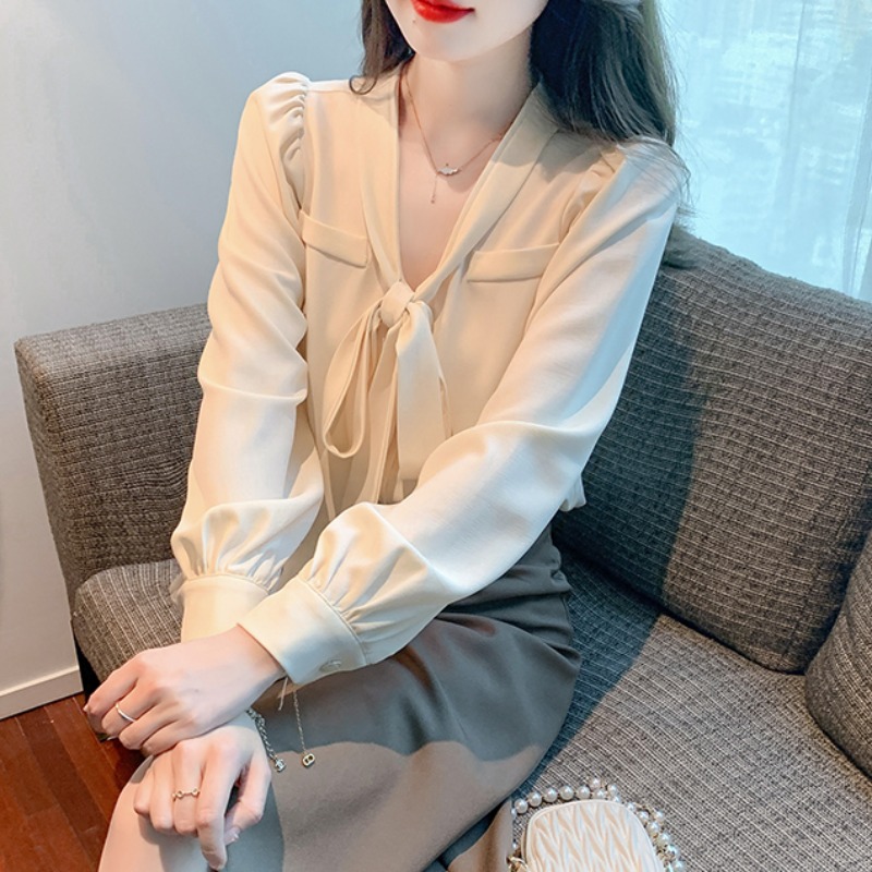 เสื้อเชิ้ตผู้หญิงแขนยาว เสื้อเชิ้ตผู้หญิงใส่ทํางาน 390 บาทต่อชิ้น ฟรีค่าจัดส่ง