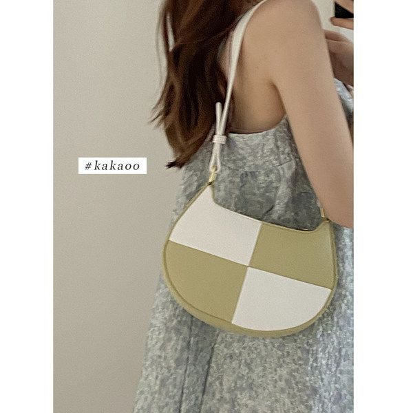กระเป๋าสะพายข้างผู้หญิง กระเป๋าสะพายสไตล์เกาหลี By Japanese フェンディ authentic bag