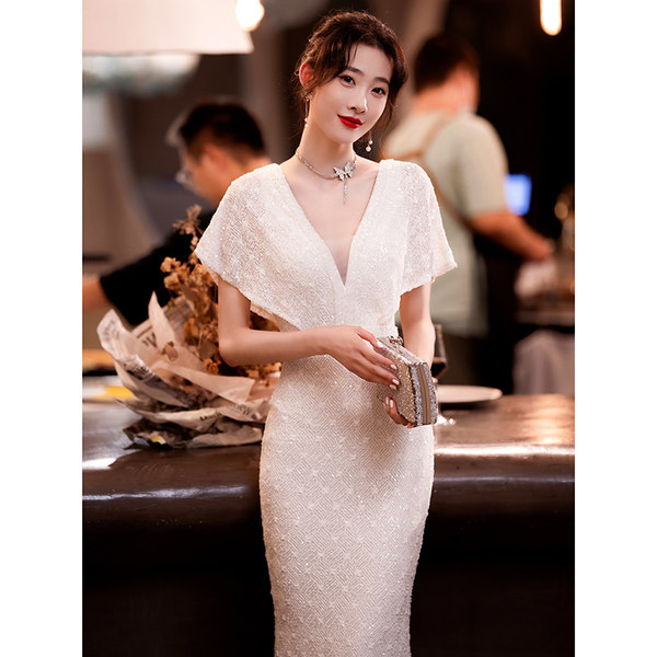 ชุดราตรี ชุดราตรีสวยหรู แบบ ทันสมัย Evening dress