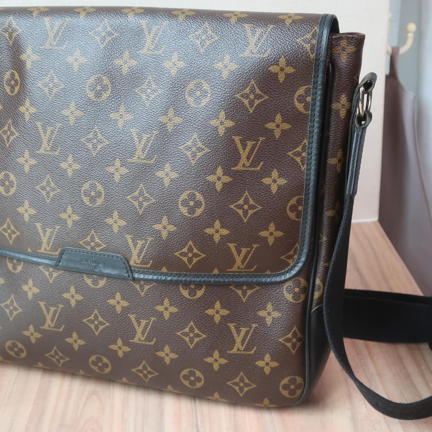 Louis Vuitton Monogram Macassar Bass GM