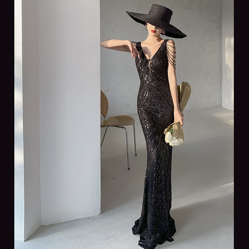 ชุดราตรี ชุดราตรีสวยหรู แบบ ทันสมัย Evening dress