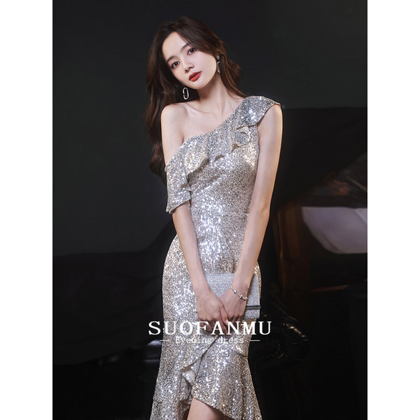 ชุดราตรี ชุดราตรีสวยหรู แบบ ทันสมัย Evening dress