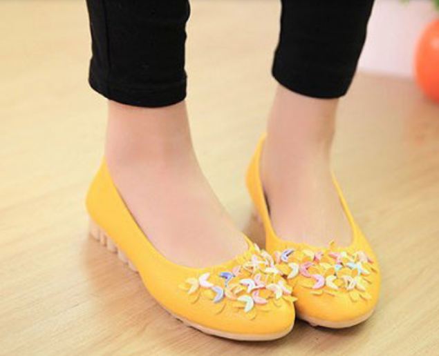 รองเท้าหุ้มส้นผู้หญิง รองเท้าผู้หญิง ส้นแบน หนัง pu ตกแต่งดอกไม้ เพิ่มสีสัน ที่หน้าเท้า รองเท้าหุ้มส้นใส่สบาย สีเหลือง 52486_3