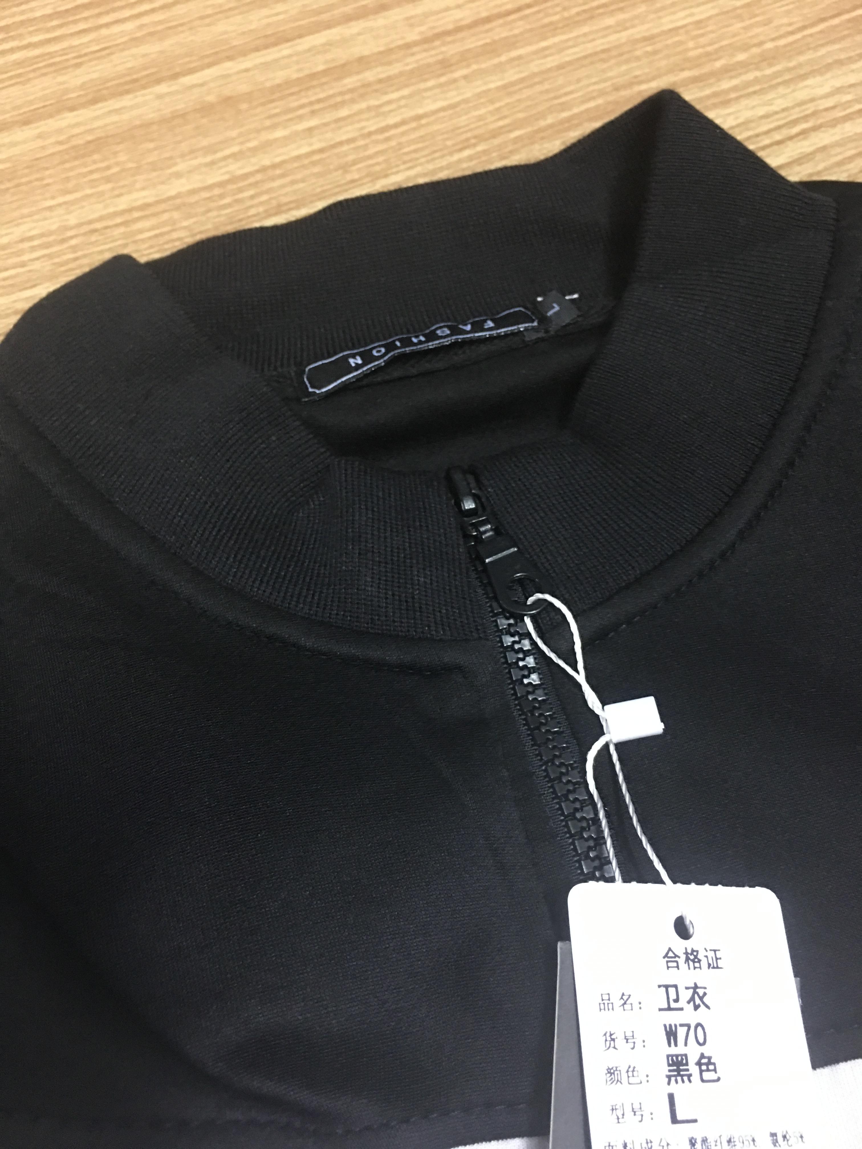 เสื้อคลุมผู้ชาย สไตล์เกาหลี สีดำ+ขาวหม่นเกือบเทา ทรงสวย ผ้าวอร์ม same pic L