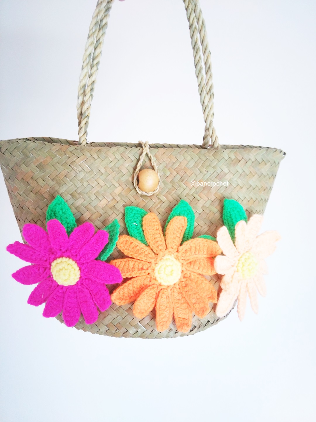 Bancrochet กระเป๋าสานกระจูดประดับดอกไม้ grajood basket weave bags คละสี 7*10*7*12 นิ้ว