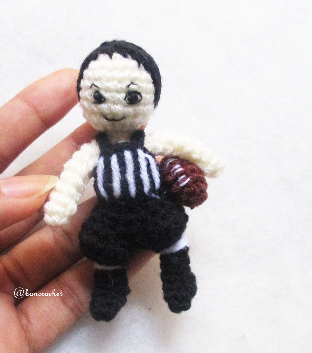 ตุ๊กตานักกีฬารักบี้ถัก ขนาด 3 นิ้ว footy/rugby amigurumi crochet 3 inches