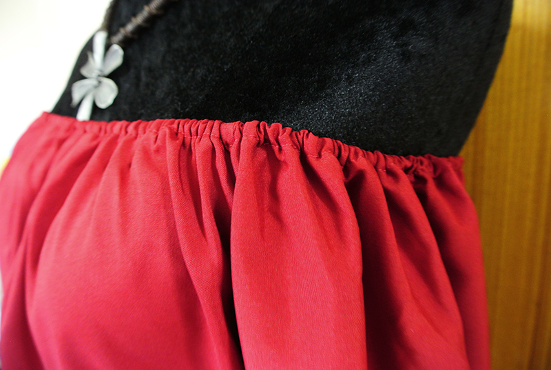 เสื้อแฟชั่น เสื้อเกาะอกโชว์ไหล่ เปิดไหล่