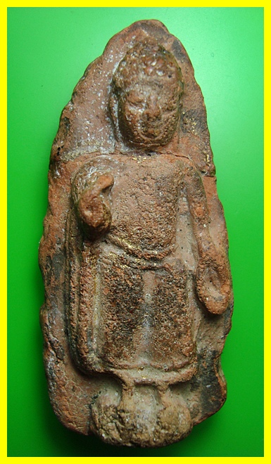 พระทวายืนเนื้อดิน