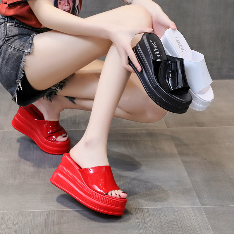 รองเท้าผ้าใบเสริมส้นสูง ไซต์35-39 สนใจทักแชท ฟรีค่าส่ง!