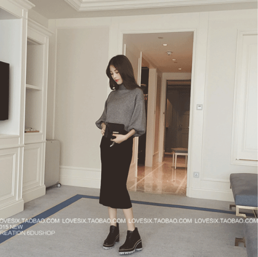 เสื้อแขนยาวคอตั้ง สีเทา ทรงสวย ผ้าเนื้อนุ่มทิ้งตัว มีลายในตัว พร้อมส่ง