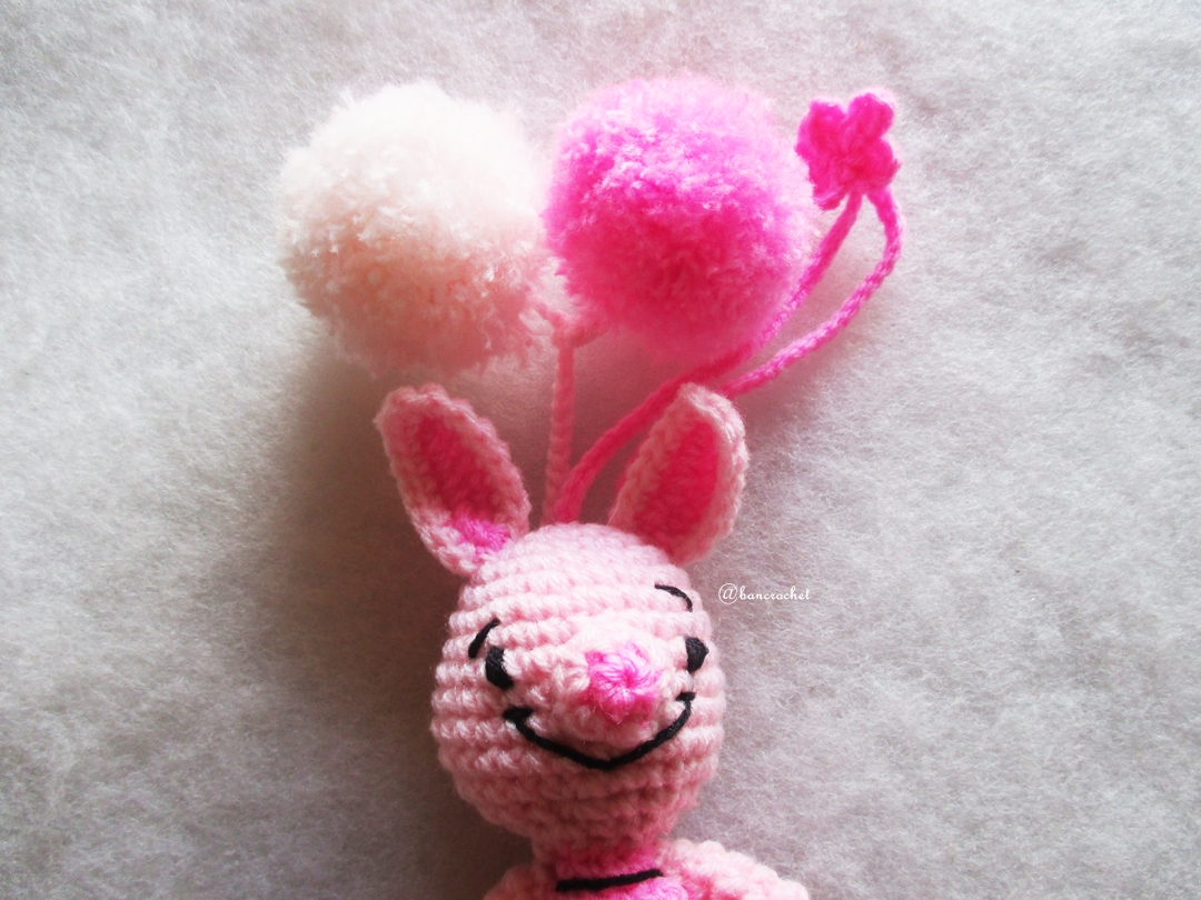 พวงกุญแจตุ๊กตาพิกเลท dolls pom pom amigurumi crochet keychain