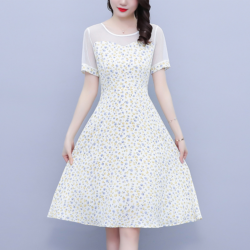 เดรสคนอ้วน เดรสสาวอวบ ชุดเดรสคนอ้วนวัยรุ่น เดรสลูกไม้สีขาว ทรงเอ BY PLUS SIZE Girl