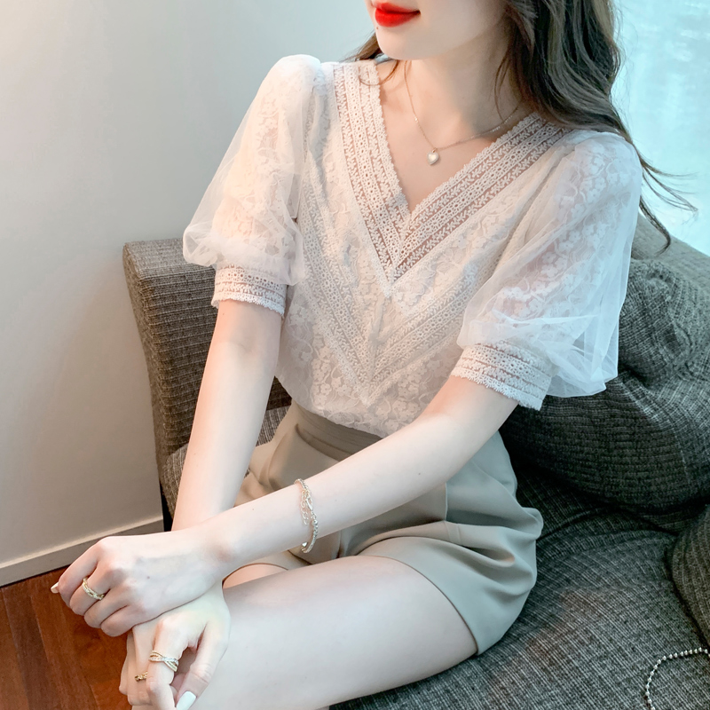เสื้อลูกไม้ แขนสั้น