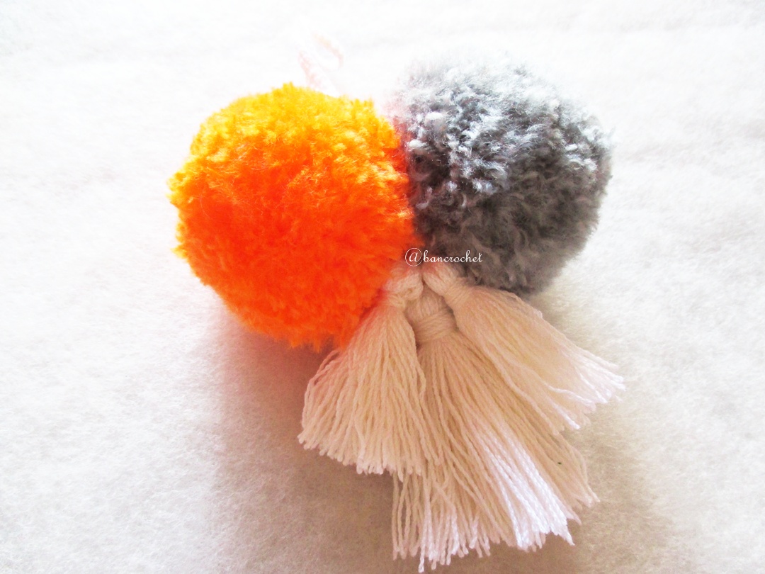 พู่+ปอมปอมแขวนกระเป๋าถักโครเชต์ pompom crochet