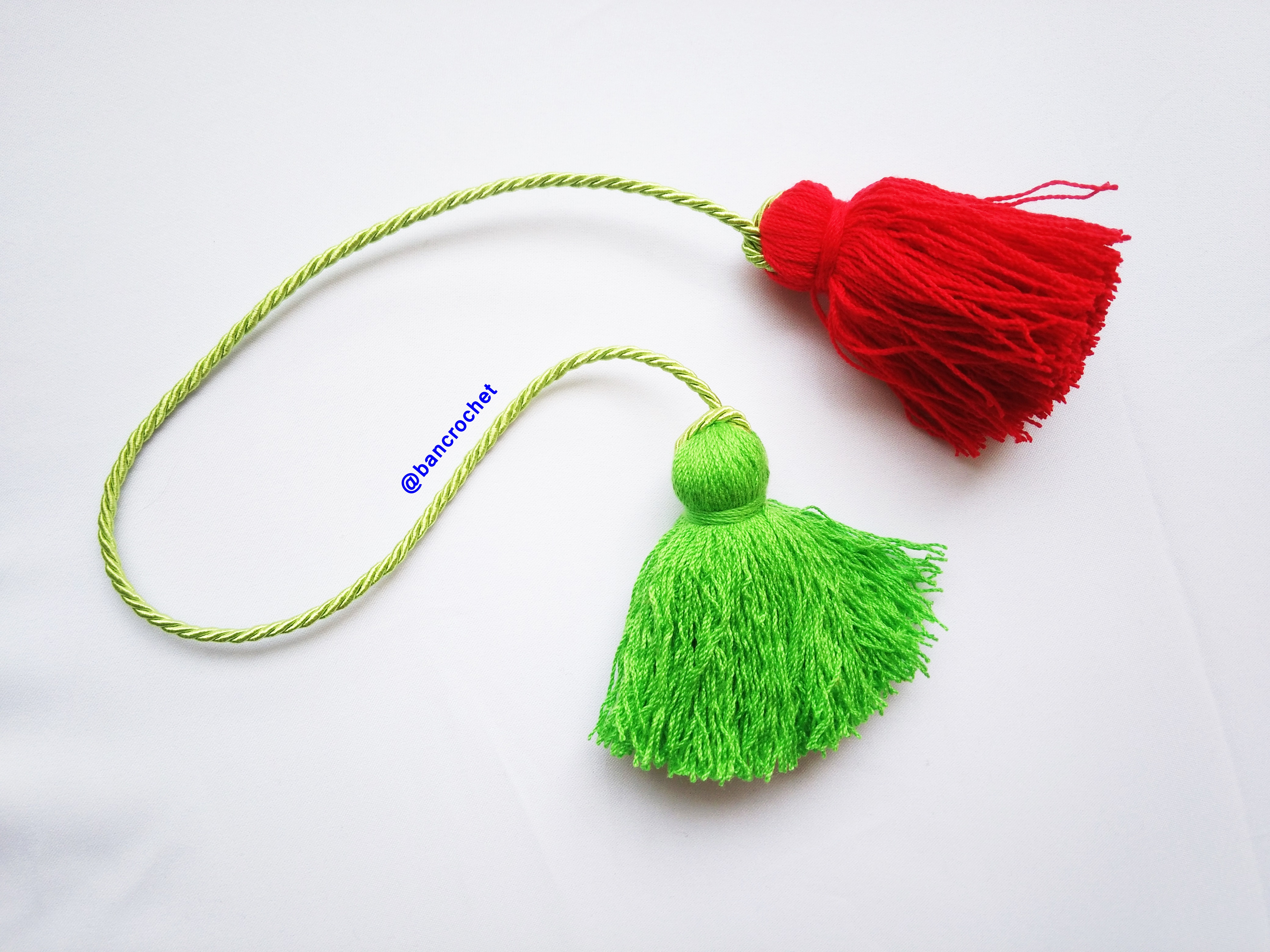 Bancrochet พู่ห้อยกระเป๋า/ที่ห้อยกระเป๋าแฮนด์เมด Tassels keychain hanging for bags หลากสี 4 นิ้ว
