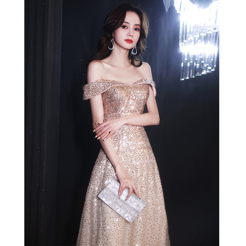 ชุดราตรี ชุดราตรีสวยหรู แบบ ทันสมัย Evening dress