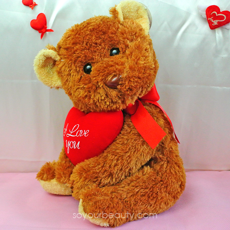 ตุ๊กตาหมีถือหัวใจ