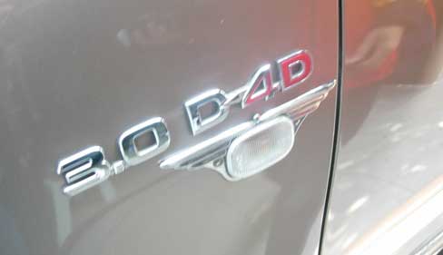 ครอบไฟเลี้ยวแก้ม ลายปีกนก Fortuner Champ