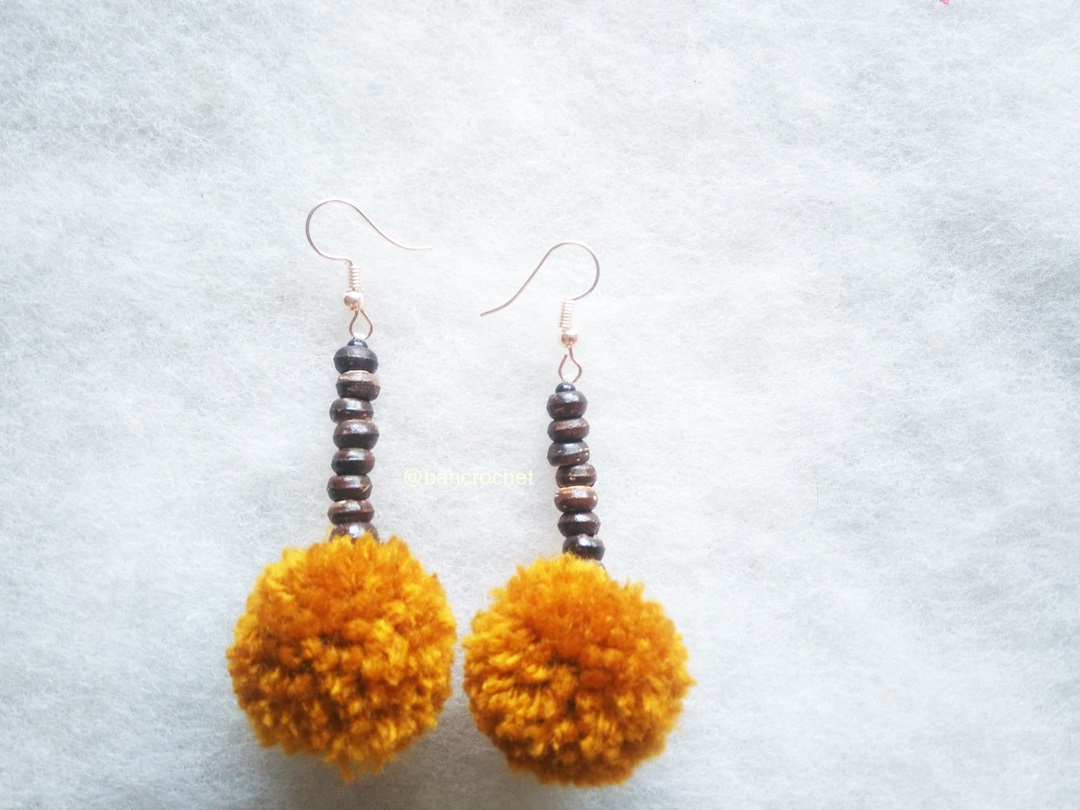 Bancrochet ต่างหูถักโครเชต์ crochet earrings สีน้ำตาลทอง 3 นิ้ว