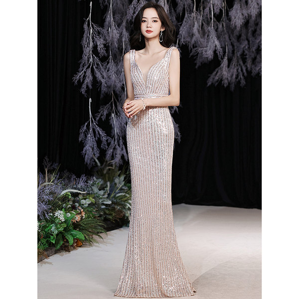 ชุดราตรี ชุดราตรีสวยหรู แบบ ทันสมัย Evening dress