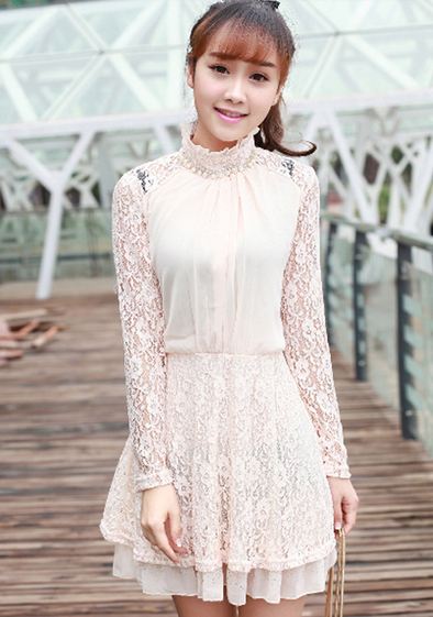 เดรสสีขาว ใส่ออกงาน ผ้าลูกไม้ แขนยาว ลุ๊ค คุณหนู สุดหรู ใส่ไปงาน ชุดแซกไฮโซ แต่งมุขที่คอ กระโปรงผ้าลูกไม้ผสมหนัง แต่งเม็ดบีดชายกระโปรง 127721_2