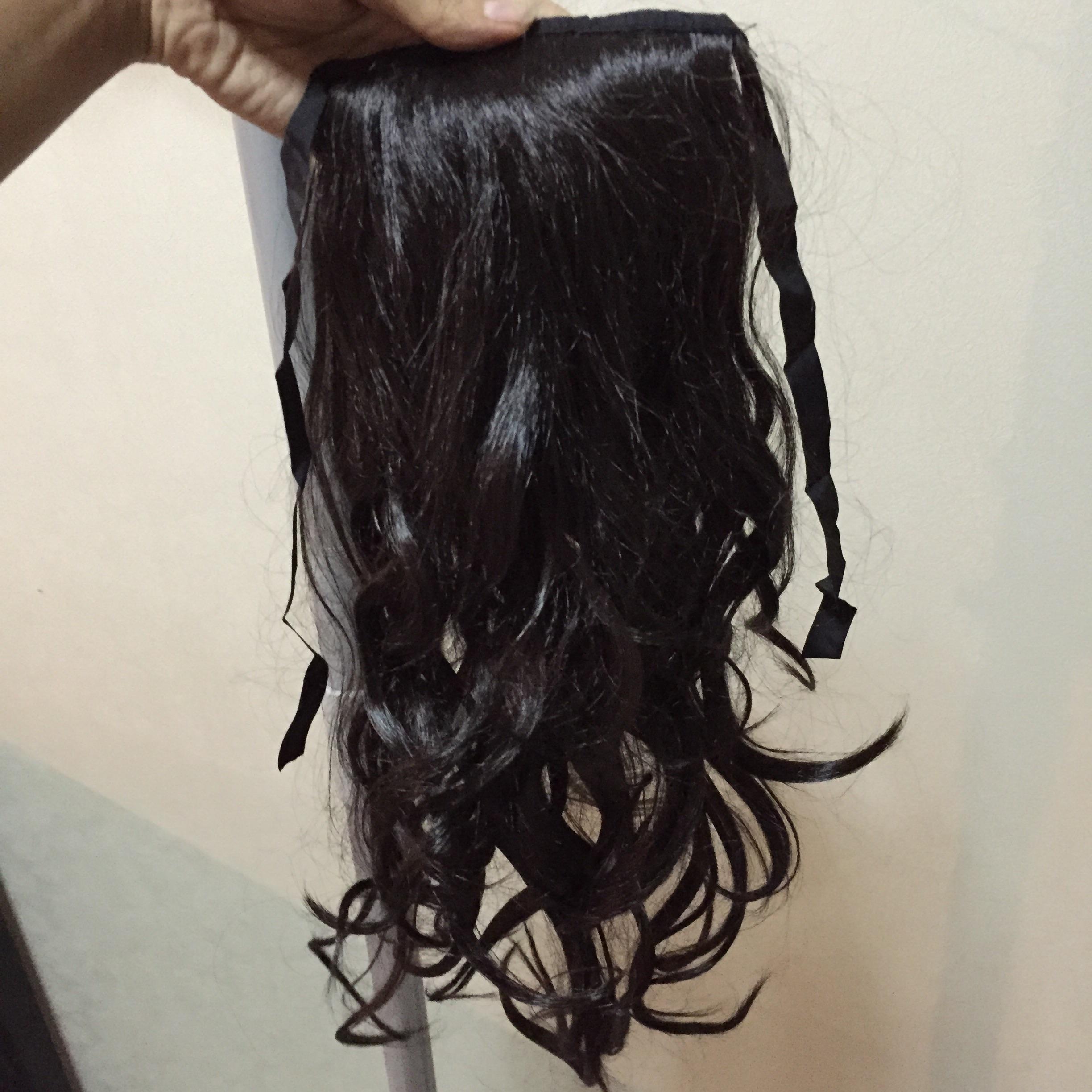 หางม้าแบบผูกลอน สีดำ เส้นผมทำมาจากไหมญี่ปุ่นเป่าลมอุ่นได้ค่ะ ภาพถ่ายจากสินค้าจริง ตามภาพ