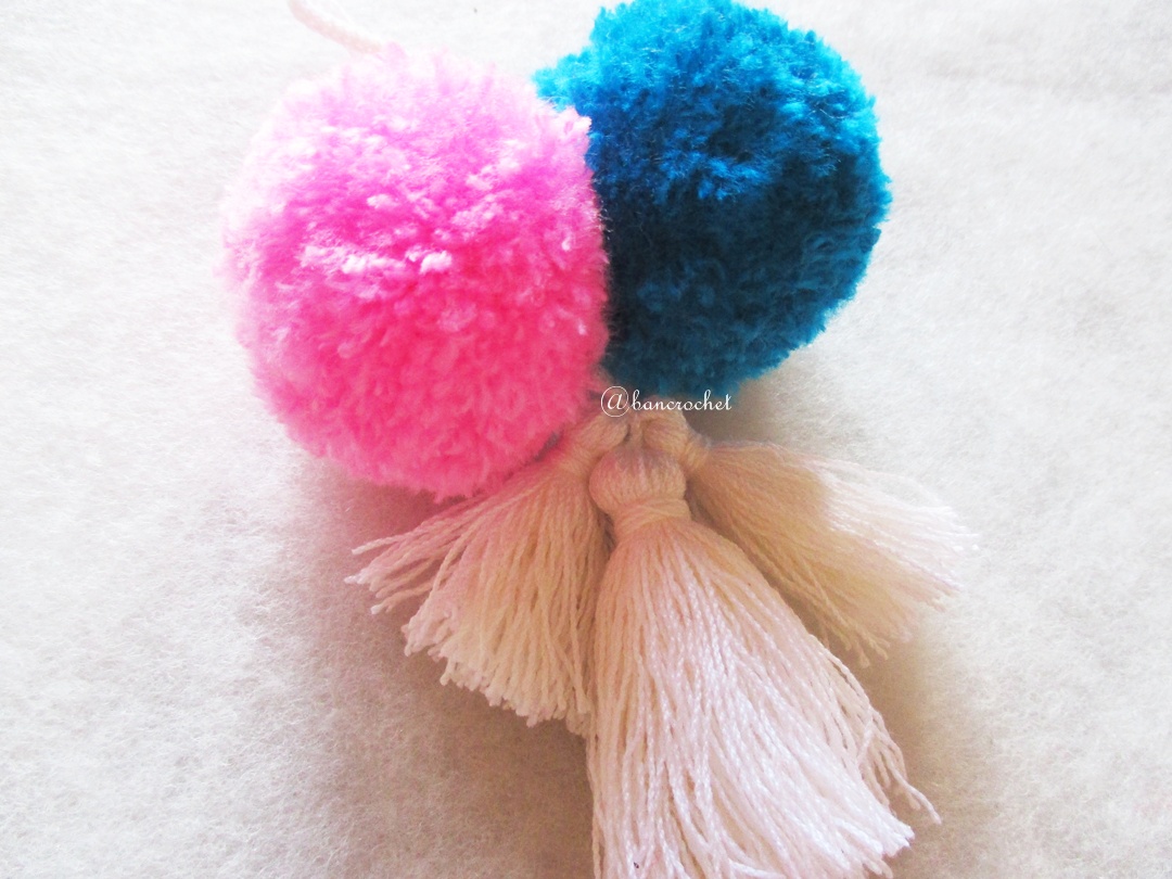 พู่+ปอมปอมแขวนกระเป๋าถักโครเชต์ pompom crochet