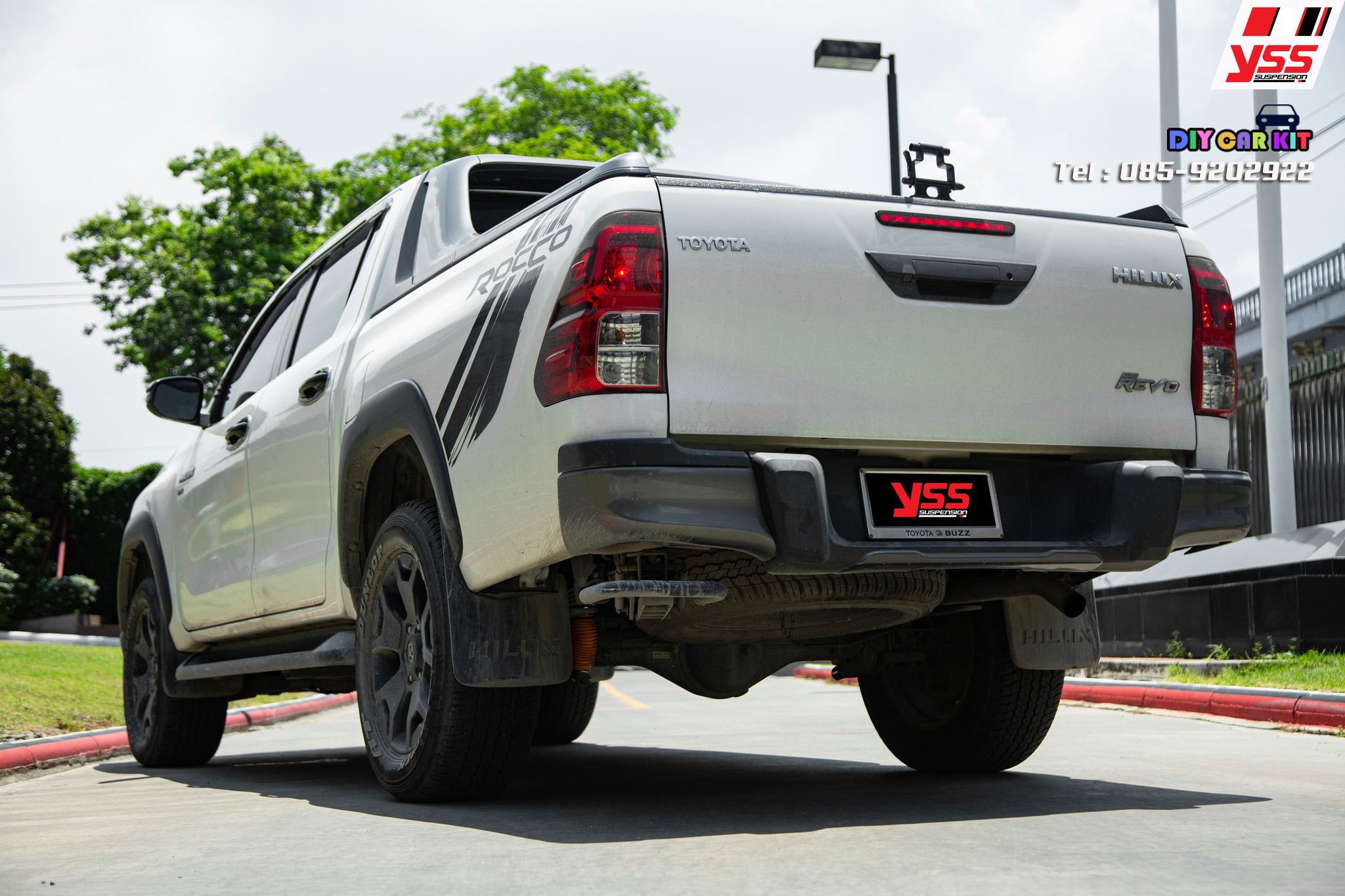 โช๊คอัพ Monotube สปริง YSS รุ่น E-series รถ Toyota Revo ปี15-24 Prerunner / 4x4
