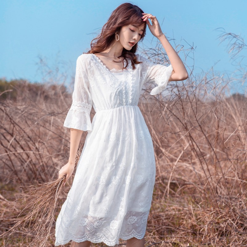 Dress4720 เดรสยาวชีฟองสีขาวปักลูกไม้ลายดอกทั้งตัว คอวีแต่งเชือกผูกไขว้ แขนยาวสี่ส่วนระบายแต่งลูกไม้ ซิปข้าง เอวสม็อคยางยืด ผ้าชีฟองเกรดพรีเมียมเนื้อดีนุ่มน่าใส่ มีซับในอย่างดี งานสวยหรูดีเทลดีงามดูสวยแพง ใส่เที่ยว/ใส่ออกงานได้