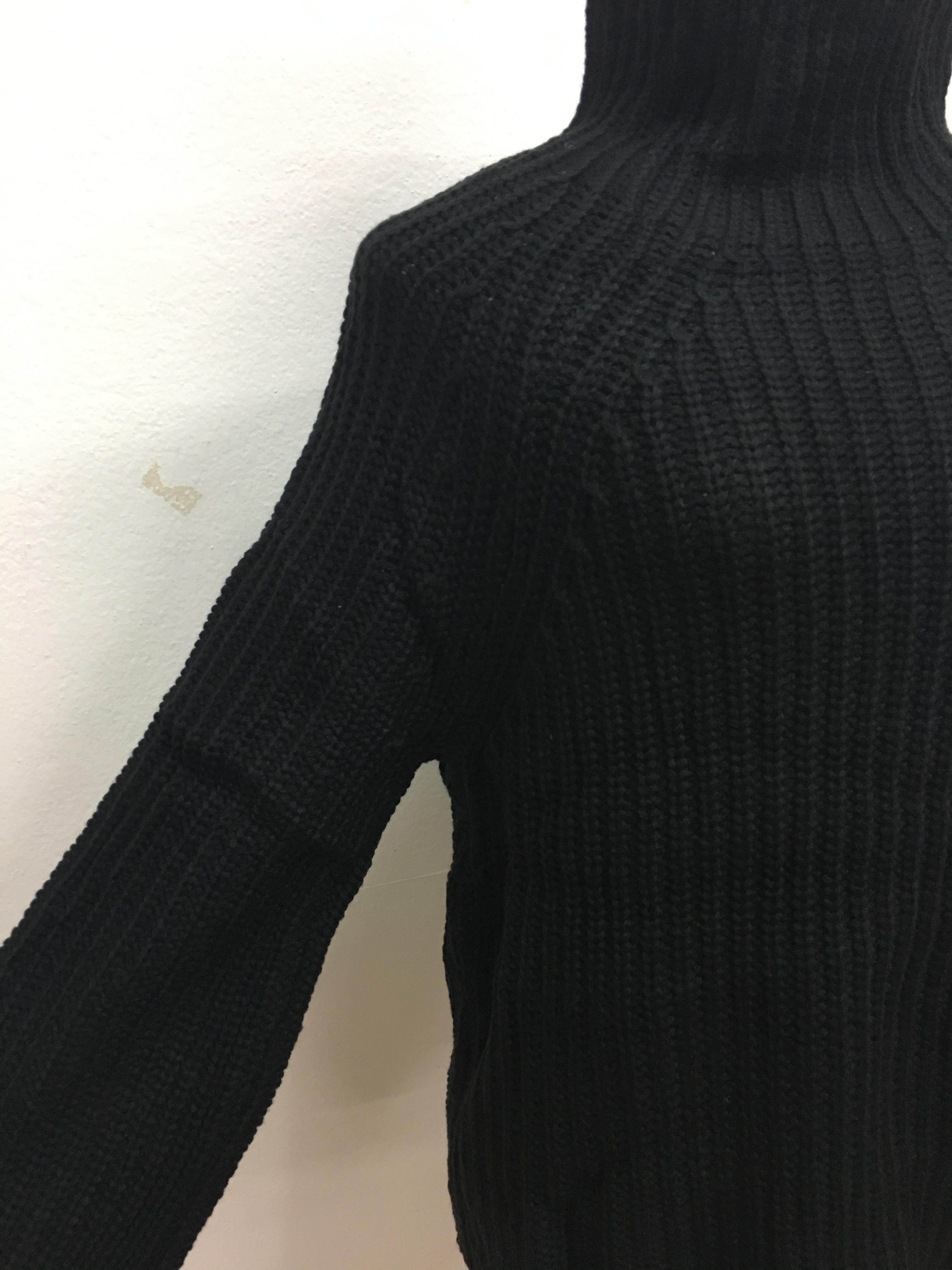 เสื้อไหมพรมคอเต่า ตัวโคล่ง สีดำ ไหมพรมนุ่ม ยืดได้เยอะ จะใส่เดี่ยวไหรือใส่โค้ทคลุมก็สวยจ้า