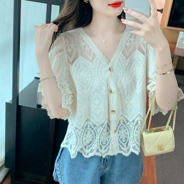 เสื้อลูกไม้ แขนสั้น