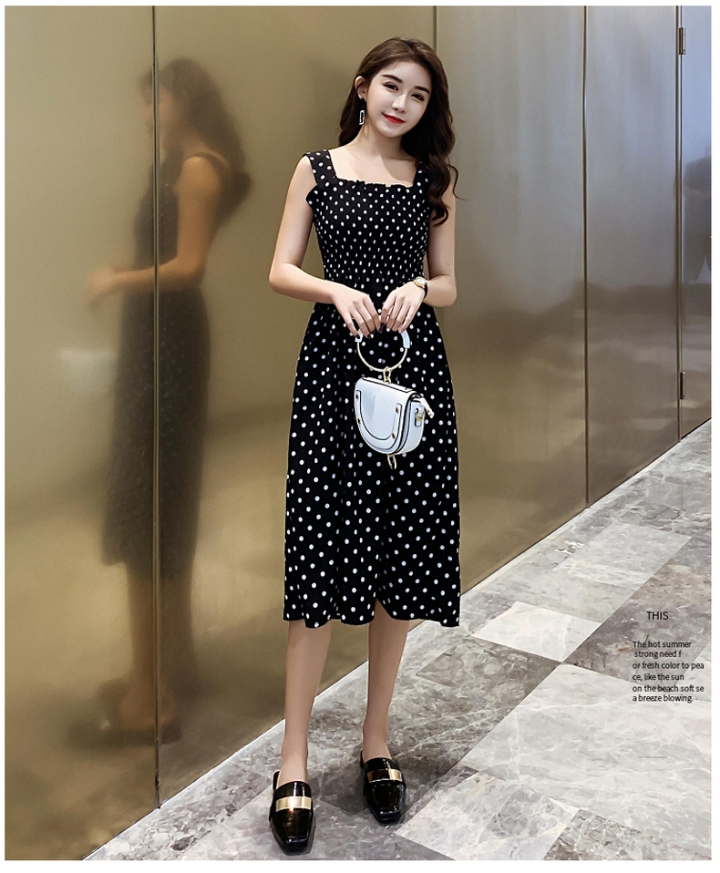Dress4596 เดรสยาวลายจุดสม็อคช่วงอกและเอว ผ้าชีฟองทึบแสงเนื้อดีนุ่มใส่สบาย งานน่ารักใส่เก๋ๆ ได้บ่อย ทรงนี้มีติดตู้ไว้ใส่ได้เรื่อยๆ เลยจ้า มี 2 สี ดำ, แดง